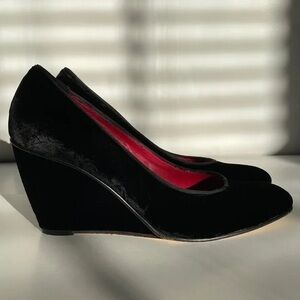 Luc Berjen Black Velvet Wedge Heel - Size 39